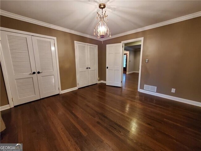 Building Photo - 4615 Mystic Dr NE
