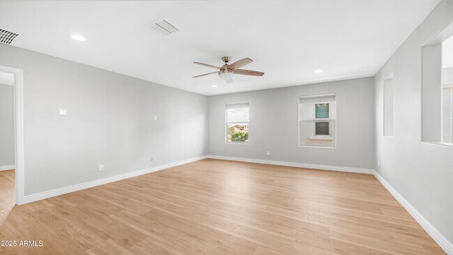Building Photo - 4349 S Helix