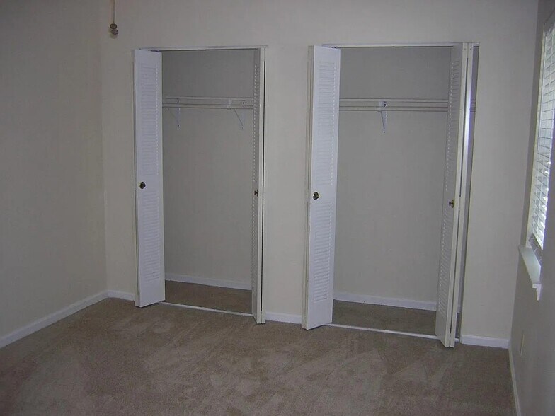 Building Photo - 133 Sandalwood Cir