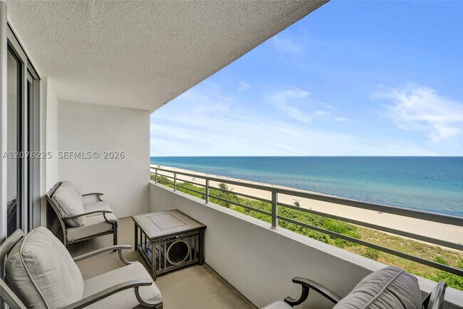 Building Photo - 5555 Collins Ave