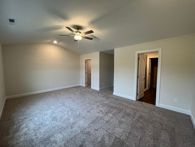Building Photo - Stunning 3BD, 2.5BA Raleigh Townhome with ...