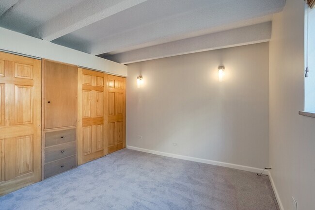 Building Photo - 50 N Clarkson St