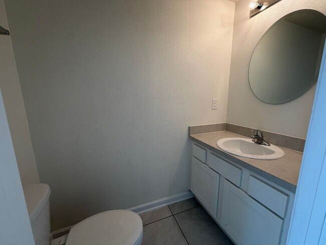 Building Photo - 3/2.5 Townhome in Bridgewater Community