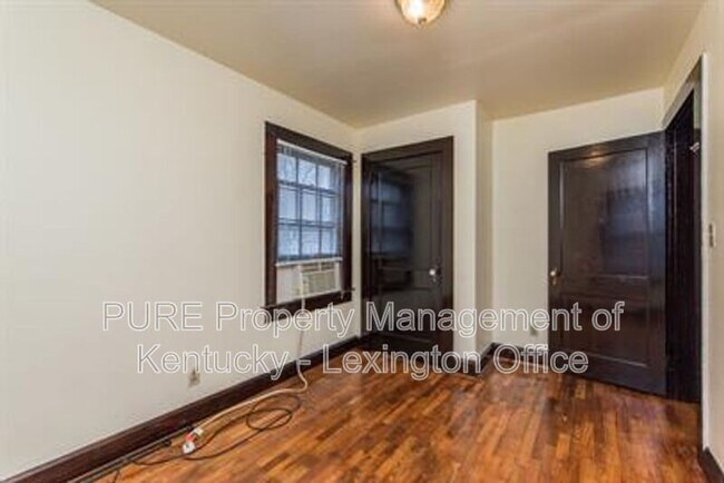 Building Photo - 7 Dogwood Ln