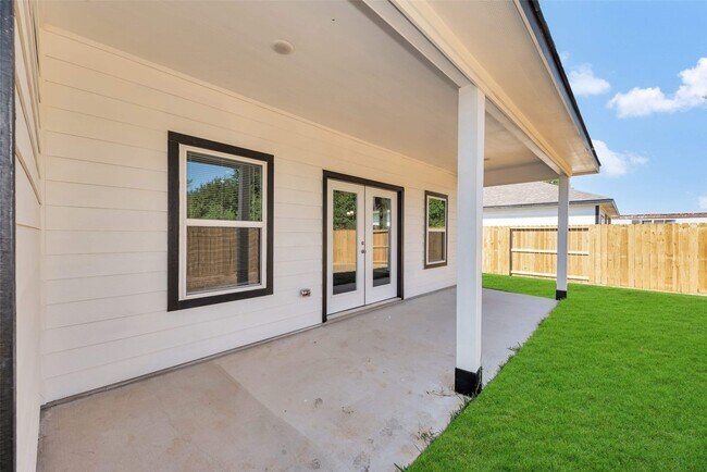 Building Photo - 1683 Rd 3556