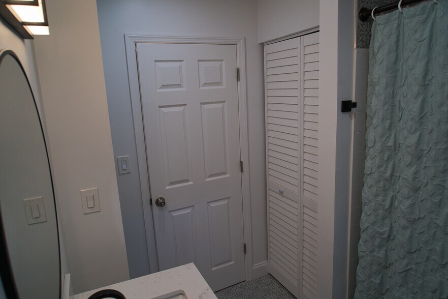 Bathroom (far end) - 364 Westwood Ave