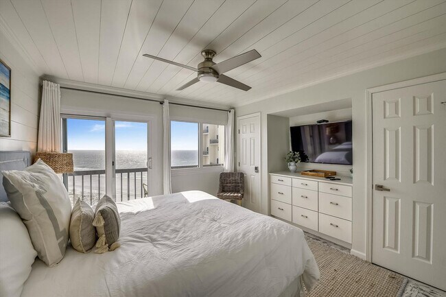 Building Photo - 23223 Front Beach Rd