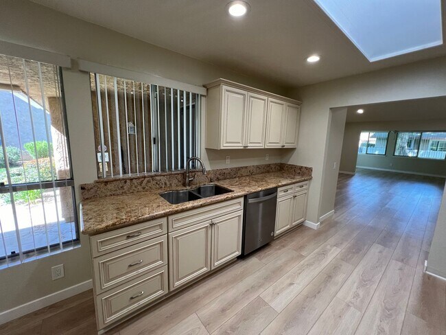 Building Photo - Beautiful Coronado II for Rent