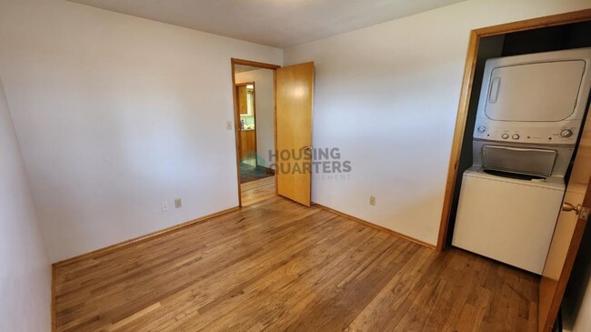 Building Photo - 2631 W Dell Dr