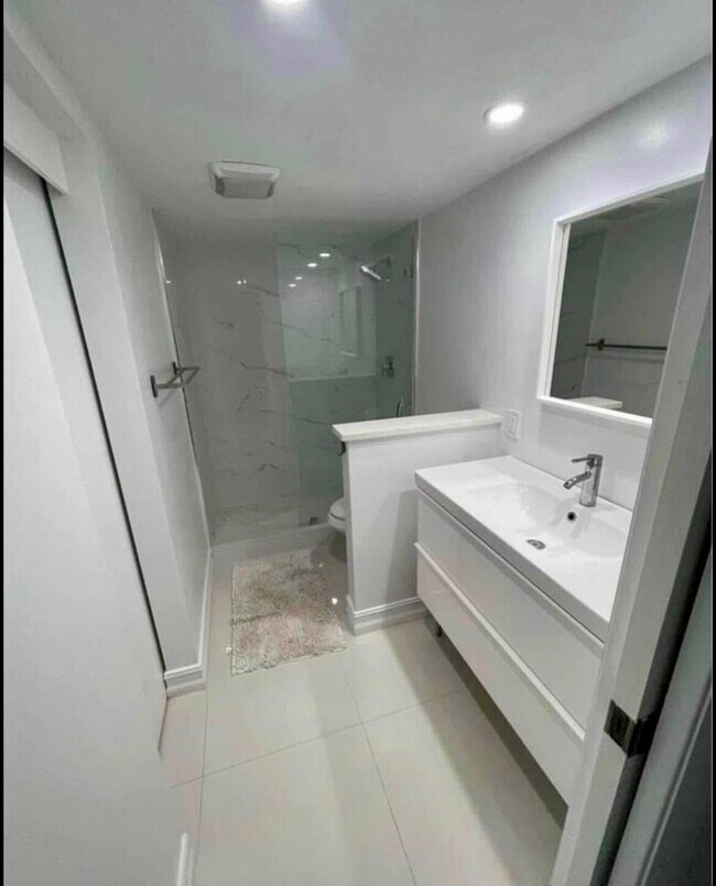 Building Photo - 209 Waterway Dr S