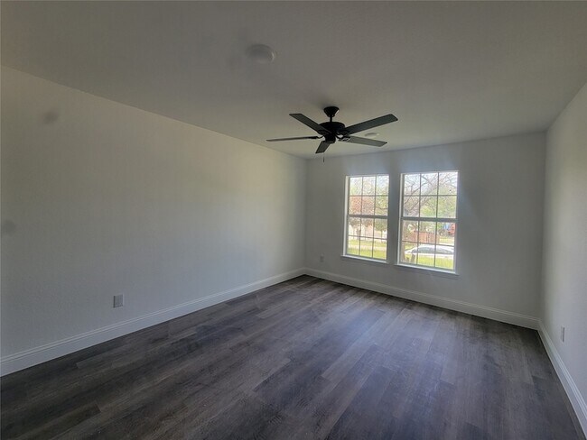 Building Photo - 3024 N Crump St