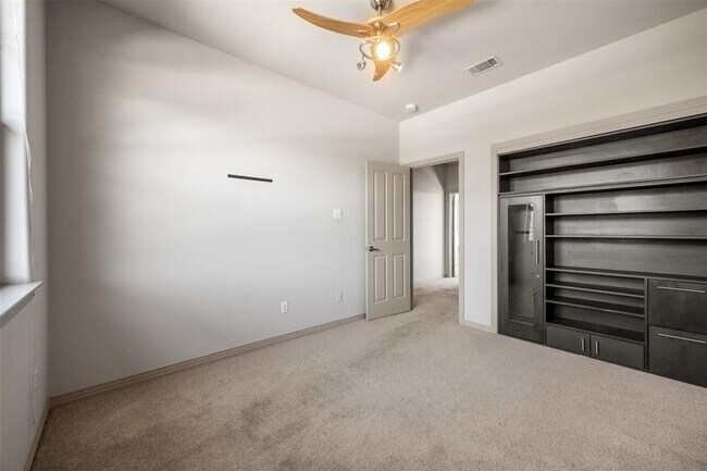 Building Photo - 4307 Eck Ln