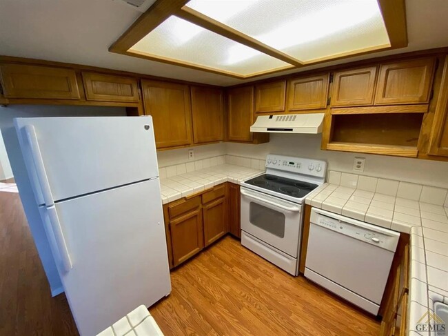 Building Photo - 2600 Brookside Dr