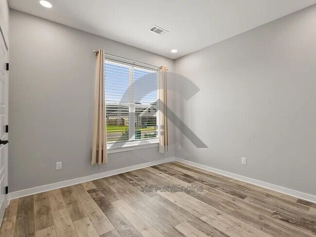 Building Photo - 1725 Rohan Cir