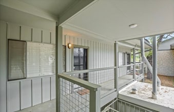 Building Photo - 2303 East Side Dr