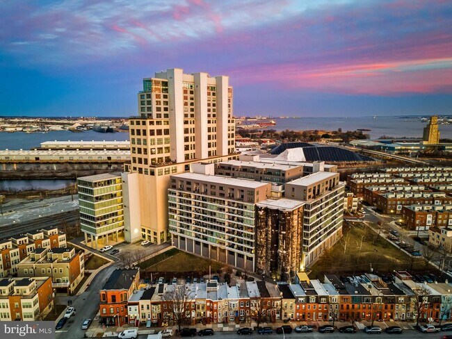 Building Photo - 1200 Steuart St