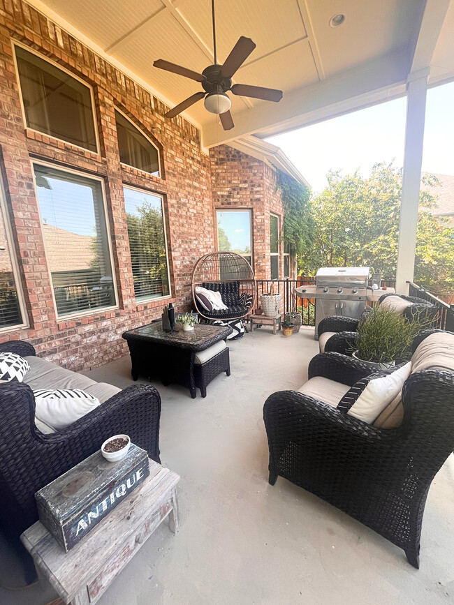 Large Backyard Patio - 5704 Alonso Dr