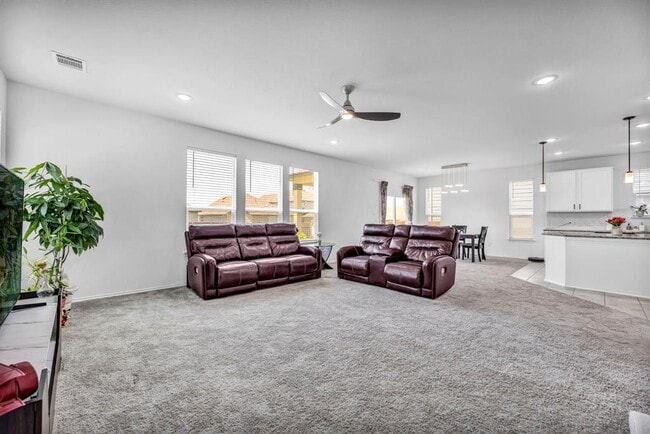 Building Photo - 232 Bougainvillea Lp