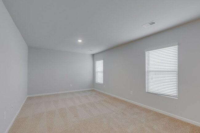 Building Photo - COMING SOON - Beautiful Fountain Inn home!  RARE FIND – Spacious 5 Bedroom Home with 1 Month FREE...