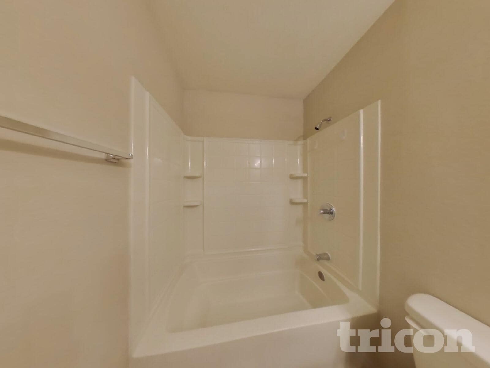 Building Photo - 4078 Deerfield Ave