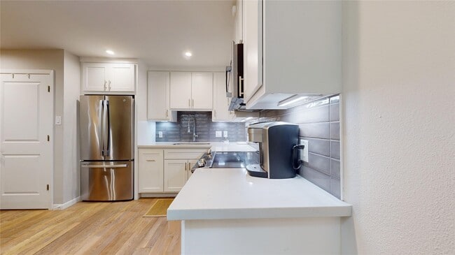 Building Photo - 1410 Hyde Park Blvd