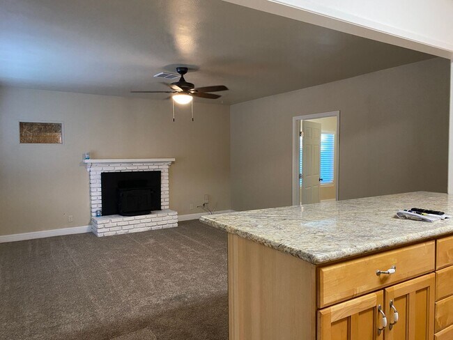 Building Photo - Four Bed, Two Bath Home In Stockton's Holi...