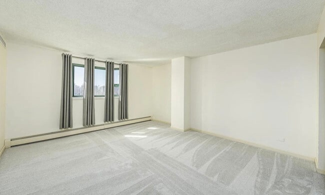 Building Photo - 550 E 12th Ave