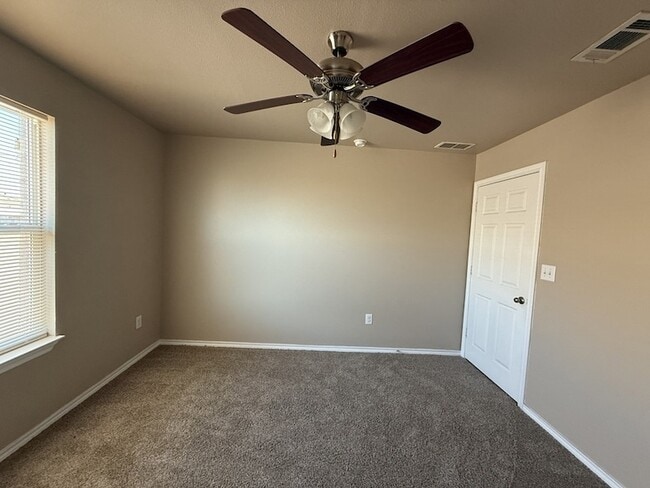 Building Photo - 704 E College St