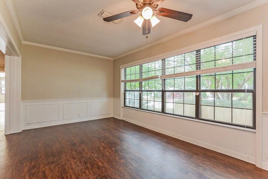 Building Photo - 1546 Lake Marion Dr