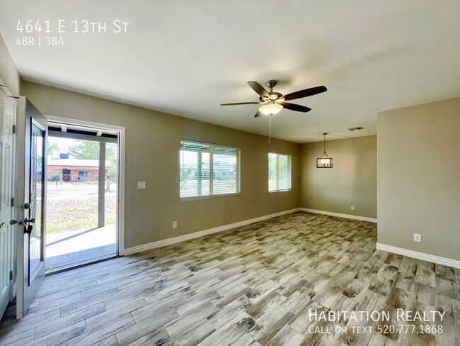 Building Photo - Beautifully Renovated 3/2 Home with 1/1 Gu...