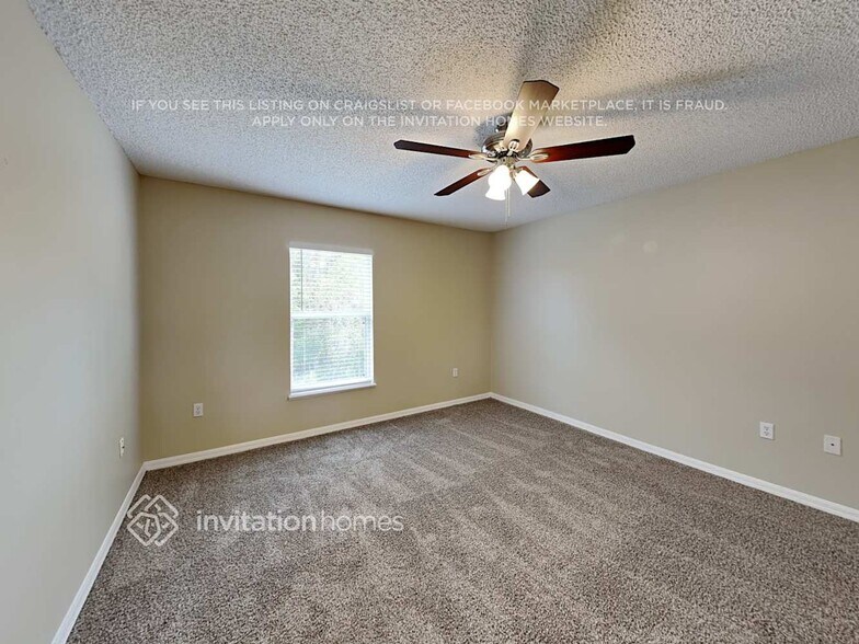 Building Photo - 10749 Laxton St