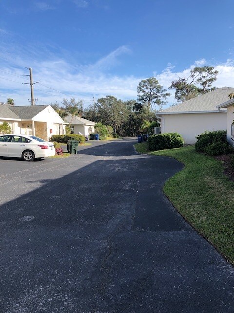 Building Photo - 1869 Highland Rd