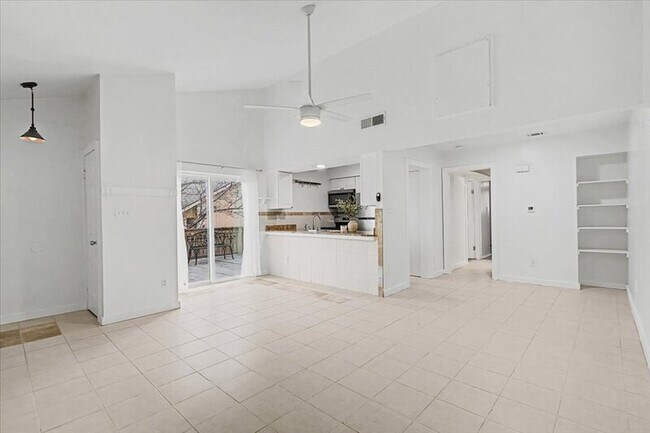 Building Photo - 817 Sirocco Dr