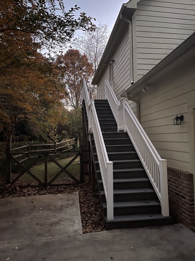 Building Photo - 137 Edgecombe Rd