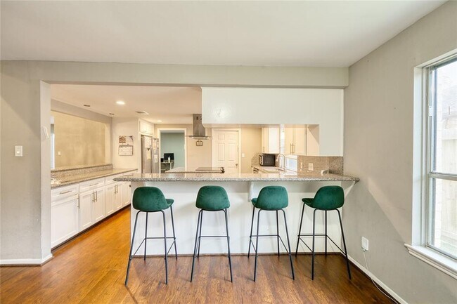 Building Photo - 7903 Portal Dr
