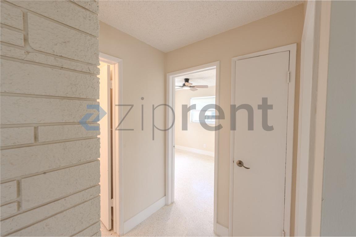 Building Photo - Unit B (Main House)