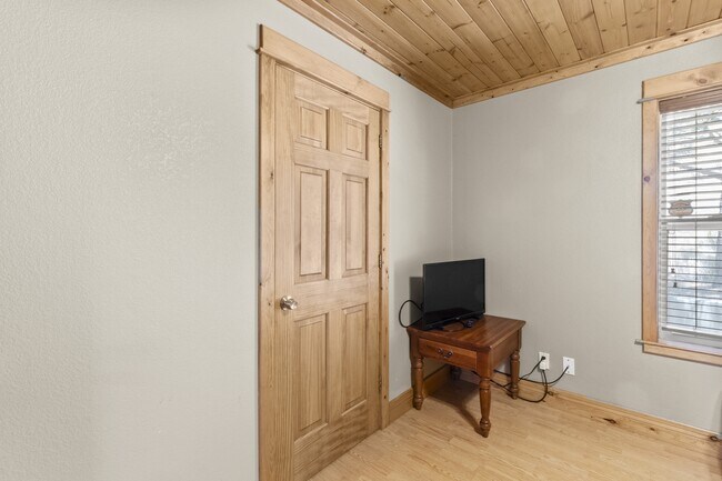 Building Photo - 307 Heath Dr