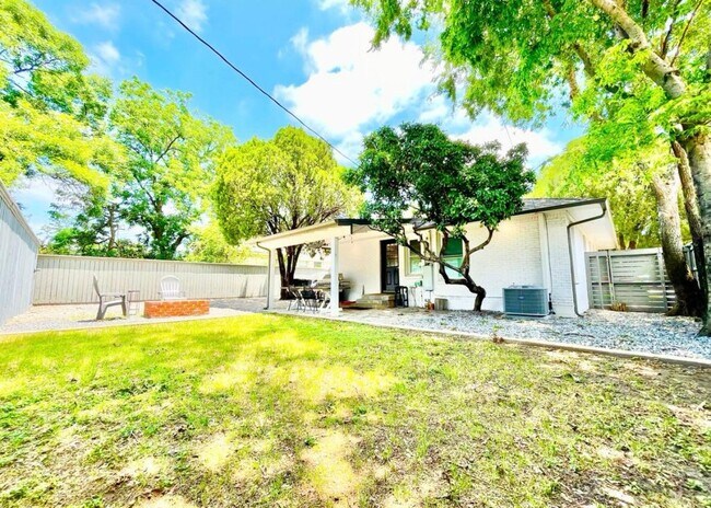 Building Photo - 6623 Kenwell St