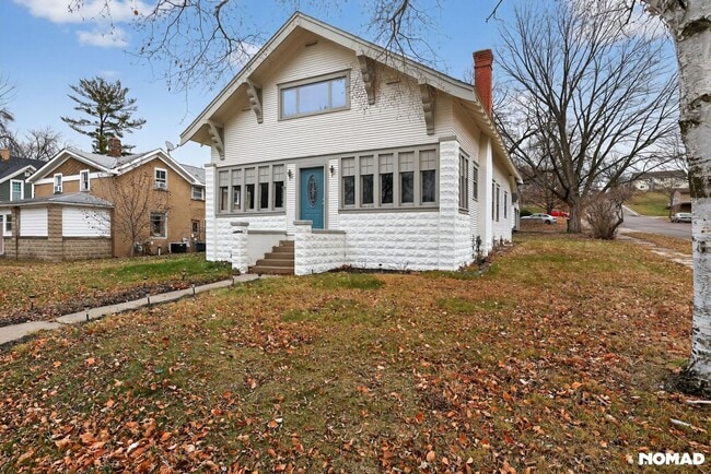 Building Photo - 329 S 2nd St