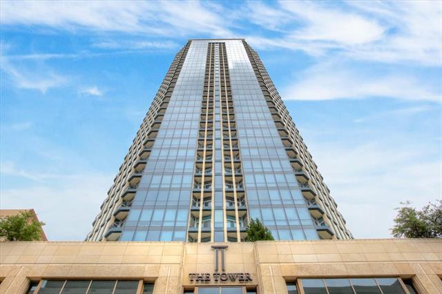 Building Photo - 500 Throckmorton St