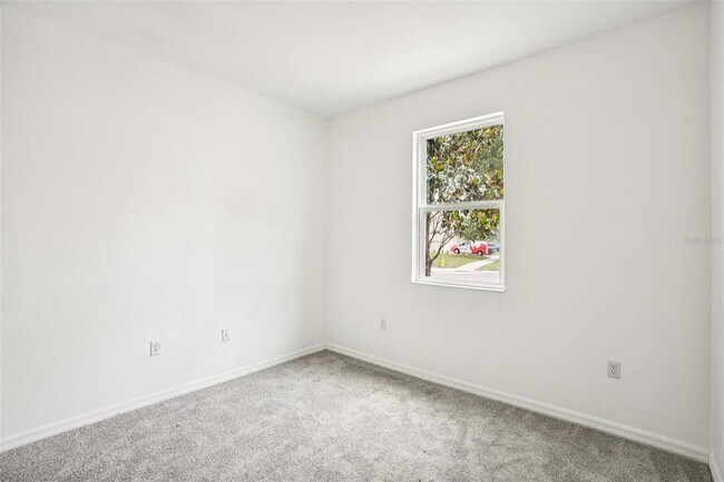 Building Photo - 1211 Canyon Oaks Dr