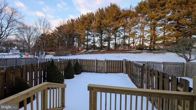 Building Photo - 11181 Captain's Walk Ct