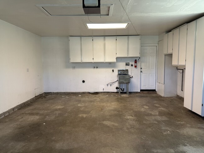 Building Photo - 4611 Harrison St