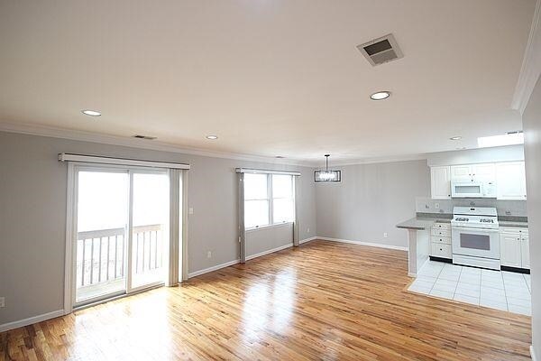 Building Photo - 247 Terrace Ave