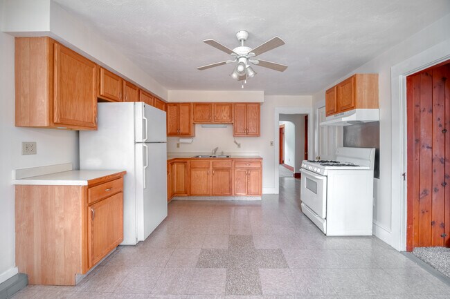 Building Photo - 41 Fairmount St