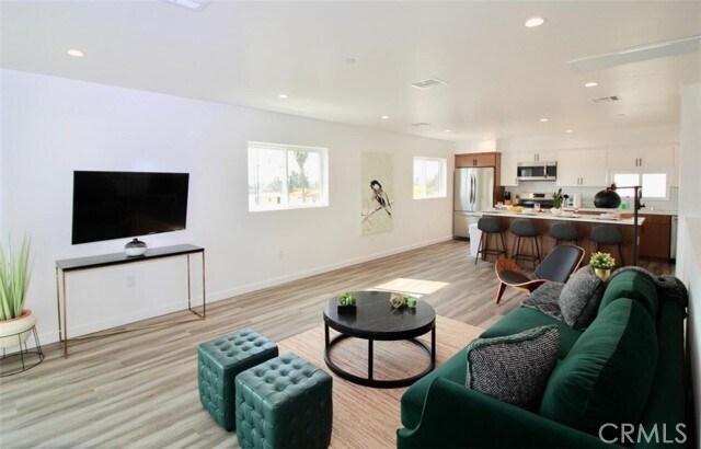 Building Photo - 1416 Cloverdale Ave