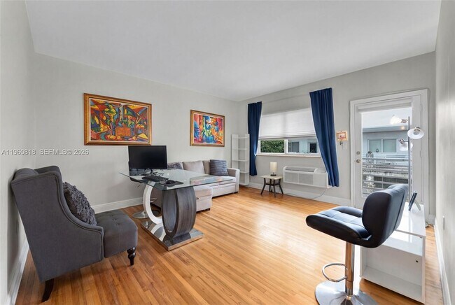 Building Photo - 320 85th St