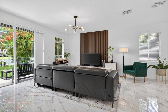 Building Photo - 1374 Canary Island Dr