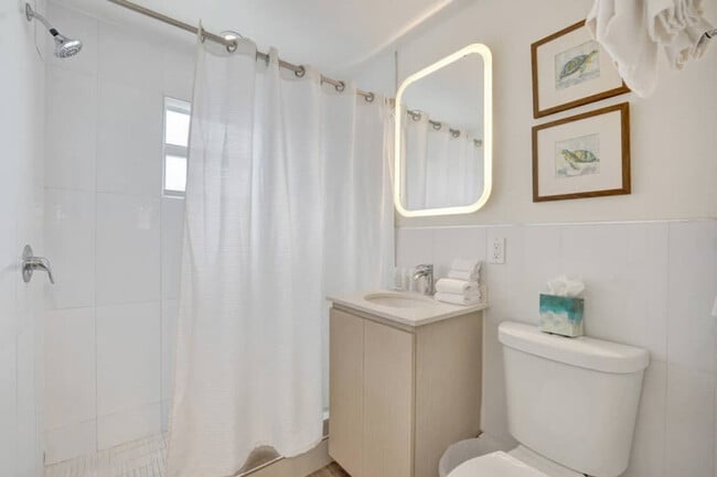 Building Photo - 3020 Seville St