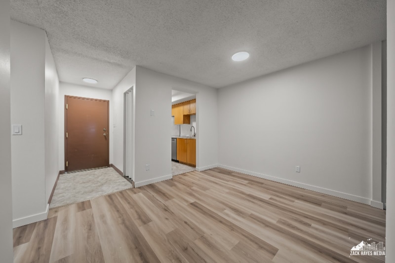 Building Photo - 4650 Reka Dr